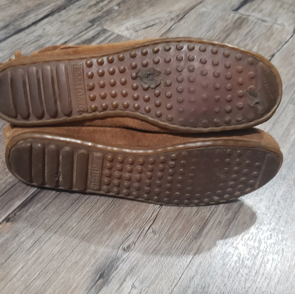 Minnetonka moccasins boot - Picture 6 of 6